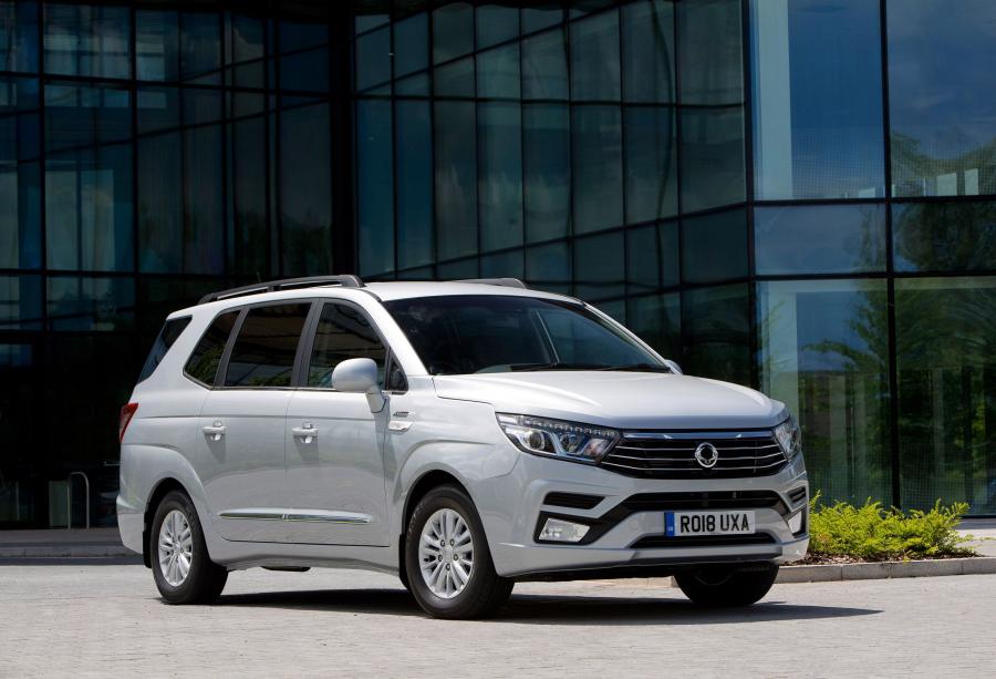  SsangYong Turismo 2018 года  (фото 2 из 11)